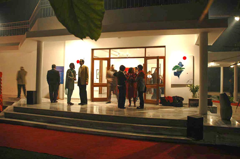 newspage2007113001bpic7.jpg