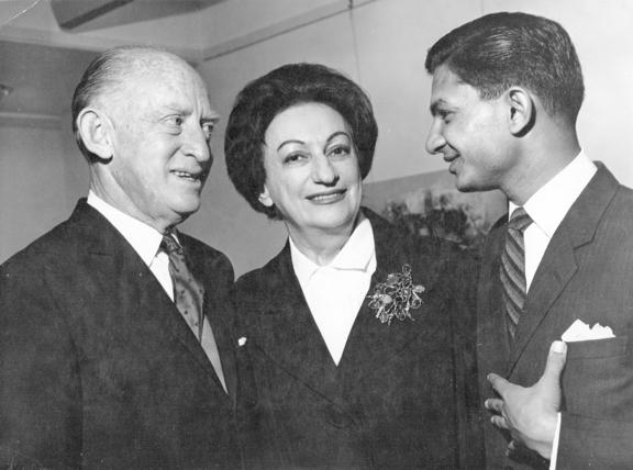 Ravi with Rachel and Hadassa Klachvin in Tel Aviv at the opening of the Santosh + Dave exhibition, 6 January 1963